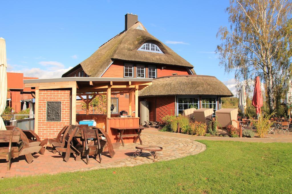 An Der Metow-Ferienpark Hotel Plau am See Exterior photo